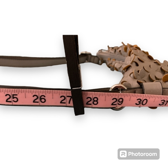 EUC Leather Adjustable Crossbody w/ floral cutouts, Luxury German Brand - Picture 11 of 11